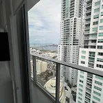 Stylish Downtown Miami Getaway 30Th Story View