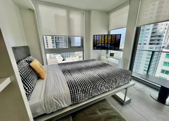 Stylish Downtown Miami Getaway 30Th Story View